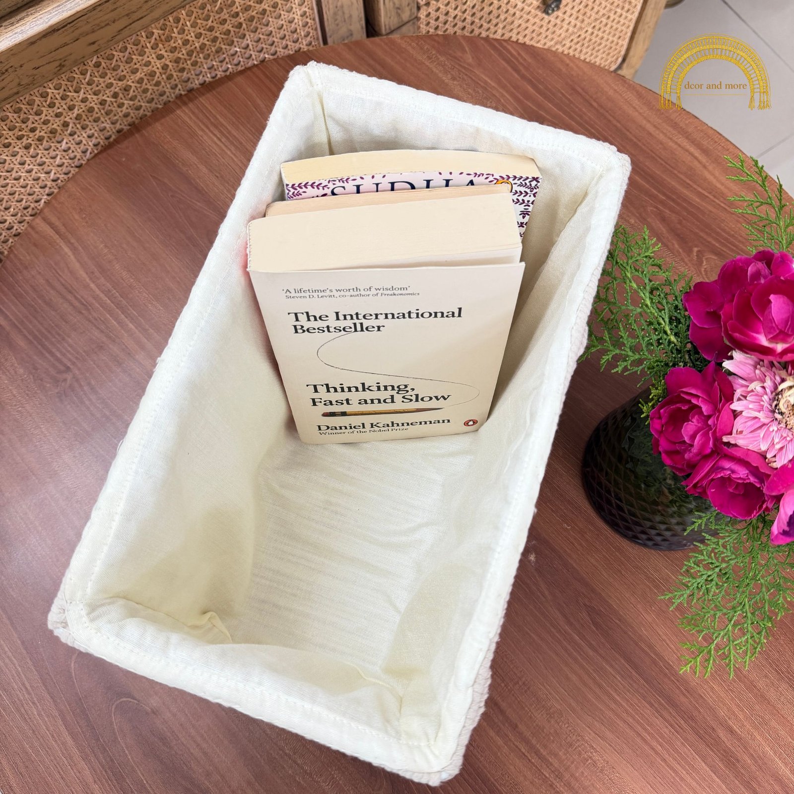 magazine holder off white (3) magazine holder off white (3)