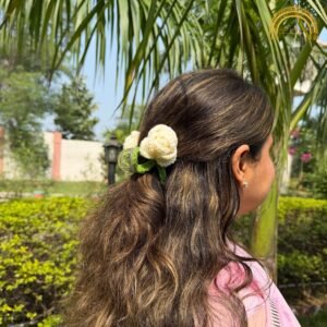 rose bud claw clip cream