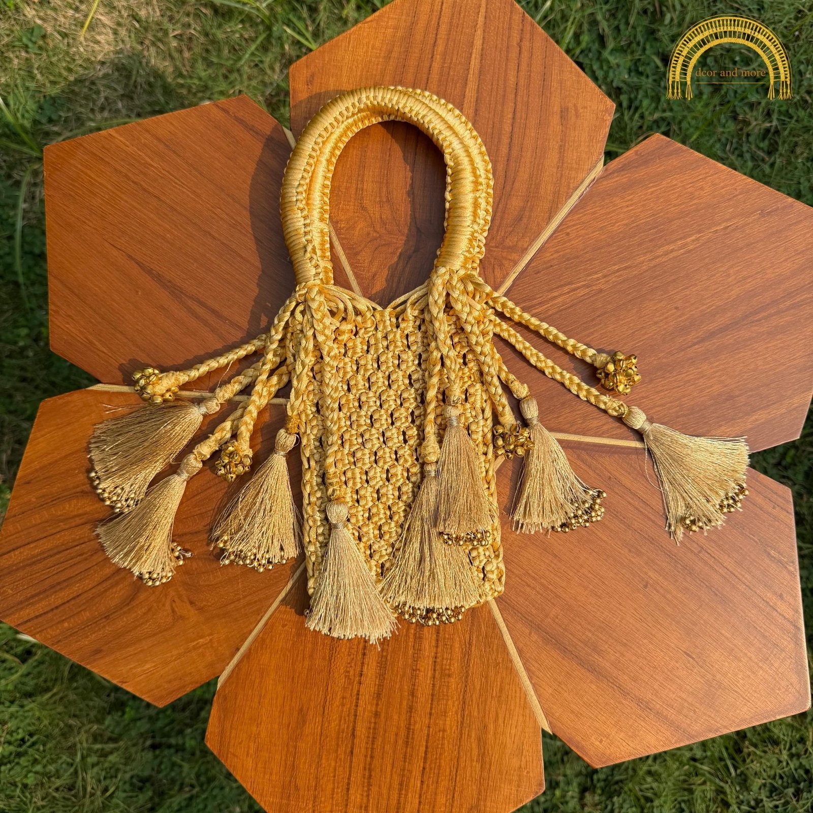 Sunehri Potli Bag - Ghungroo sunehri ghungroo potli